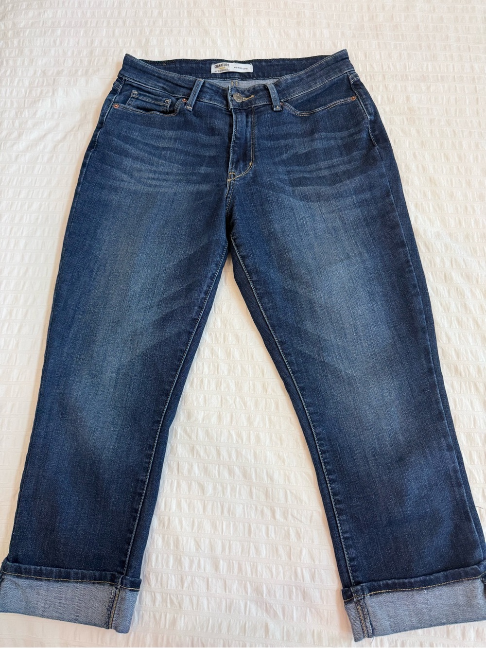 Levi’s Signature Mid-Rise Cropped Jeans with Cuffed Hem Size 4